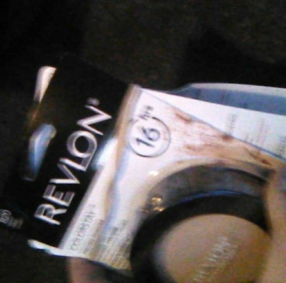 Revlon Color Stay Powder - Picture 2 of 3